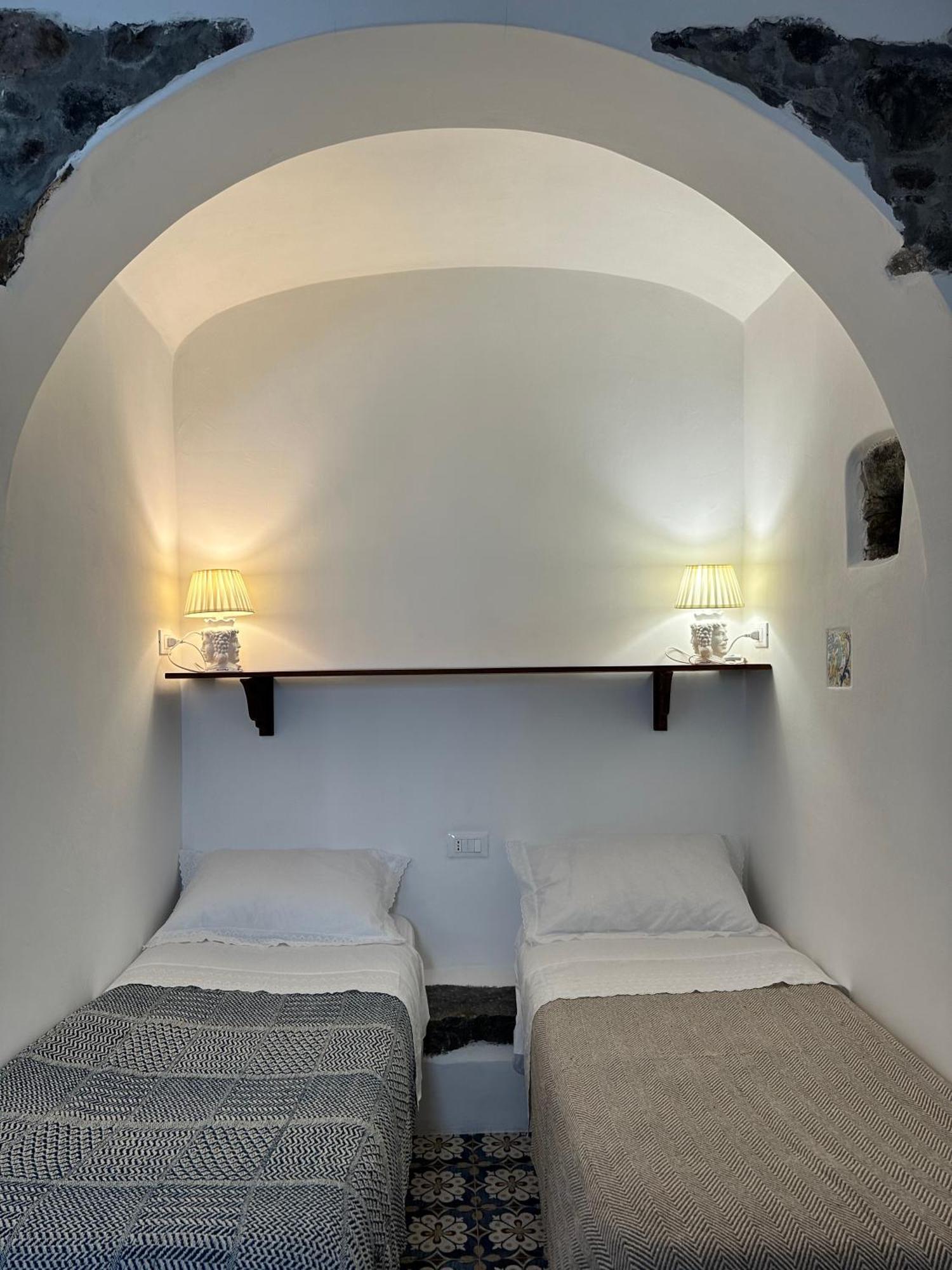 Antica Dimora Santa Marina Salina Bed & Breakfast Exterior foto