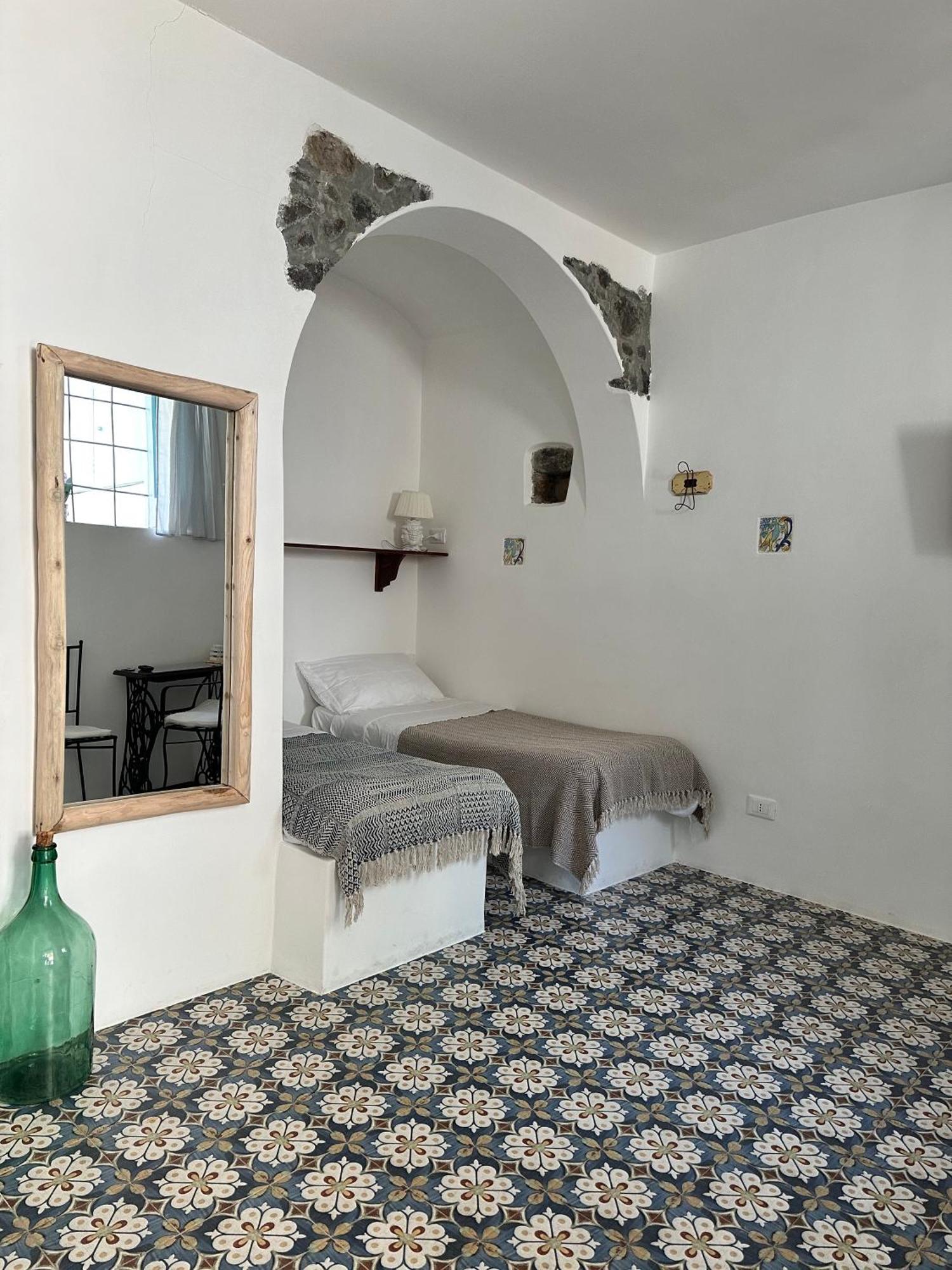 Antica Dimora Santa Marina Salina Bed & Breakfast Exterior foto